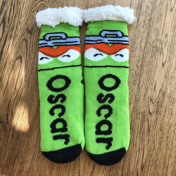 Sesame Street Accessories - Sesame Street Oscar the Grouch Sherpa Slipper Socks NWOT
